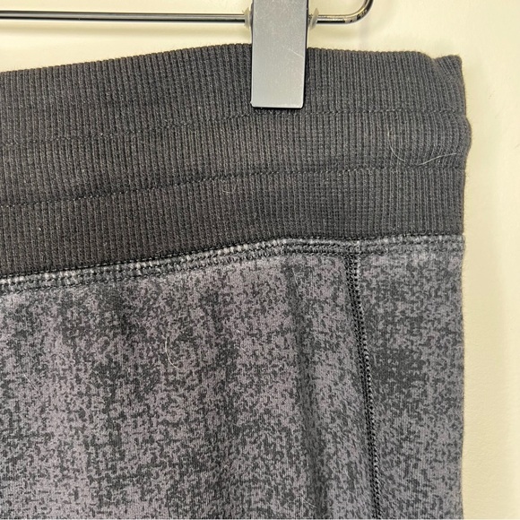 Y2K Lululemon Grey & Black Flare Yoga Pants Size Medium Tall Activewear Workout - Picture 7 of 11